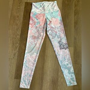 Onzie Pink and Gray Patterned High Rise Leggings, Size Small